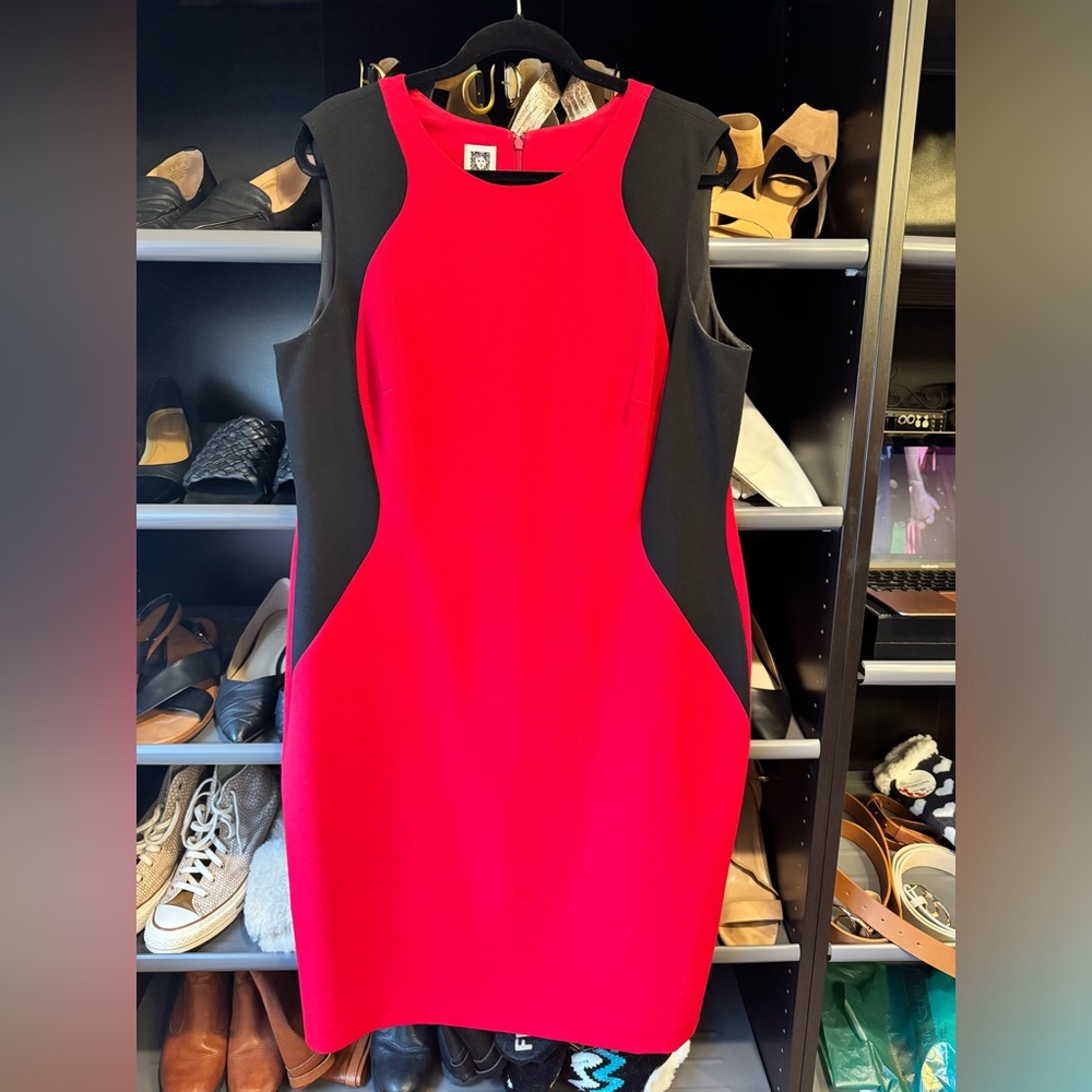 Gorgeous like new sheath dress!